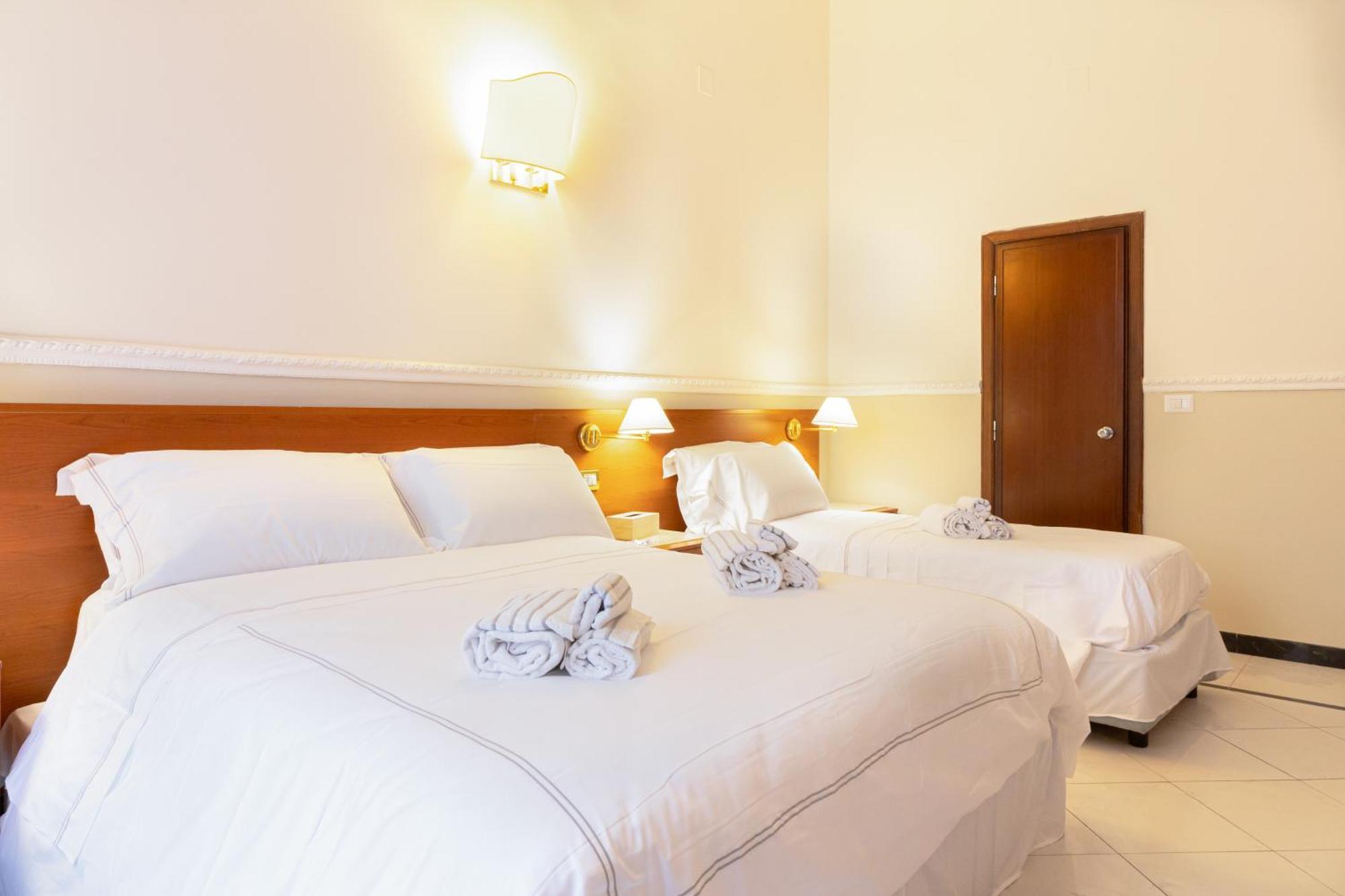 Hotel Domus Roma Esterno foto