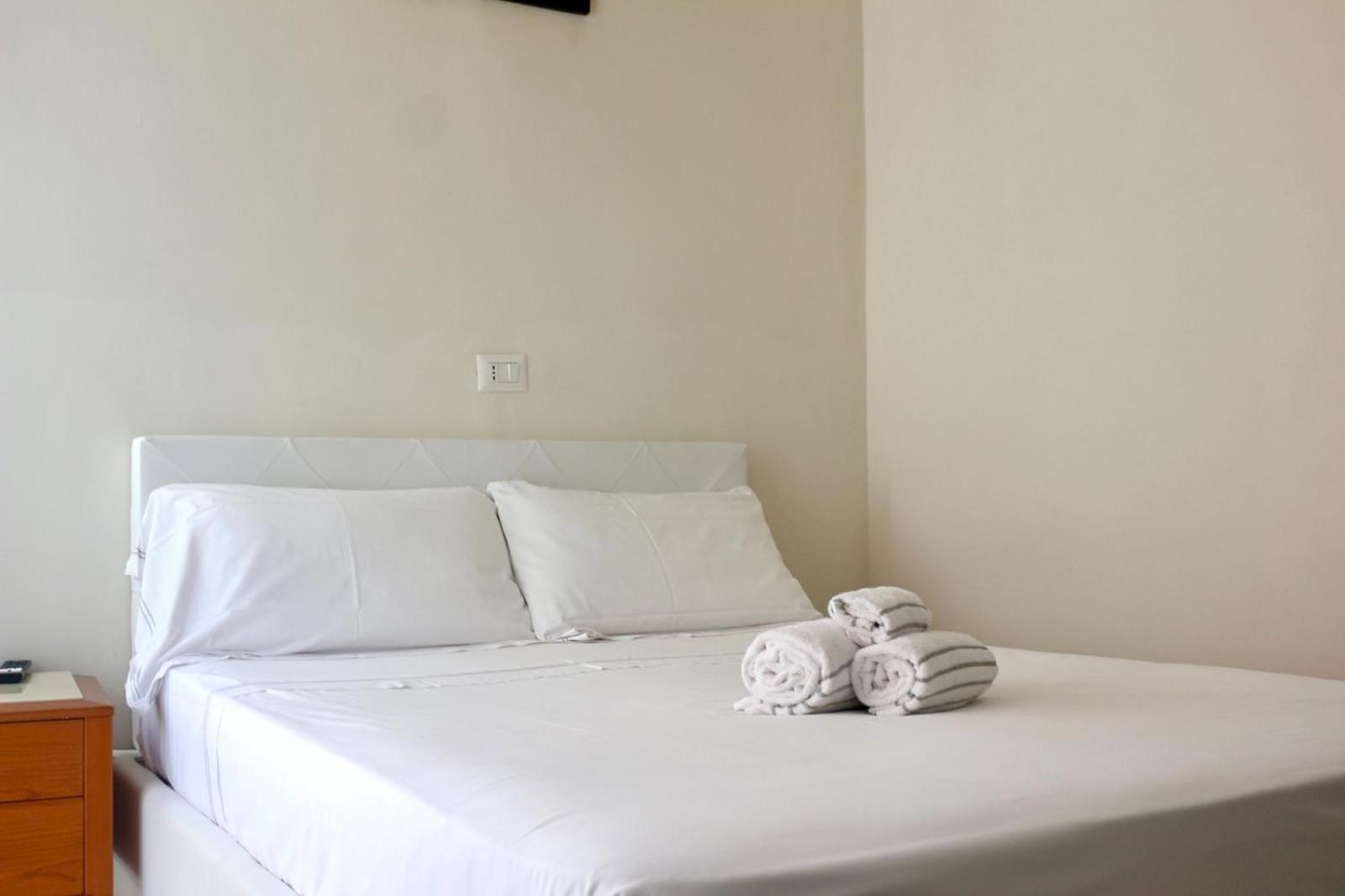 Hotel Domus Roma Esterno foto