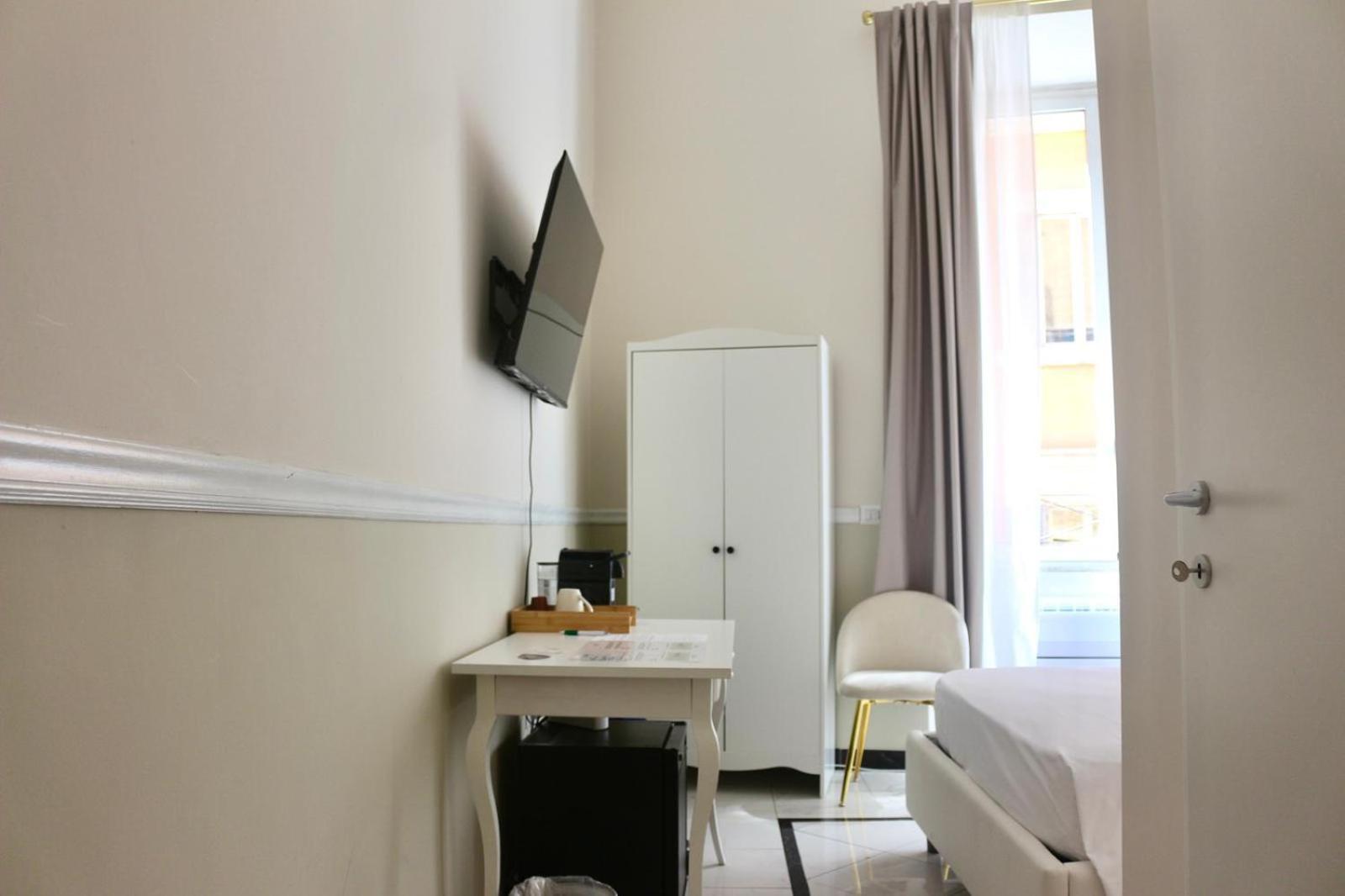 Hotel Domus Roma Esterno foto