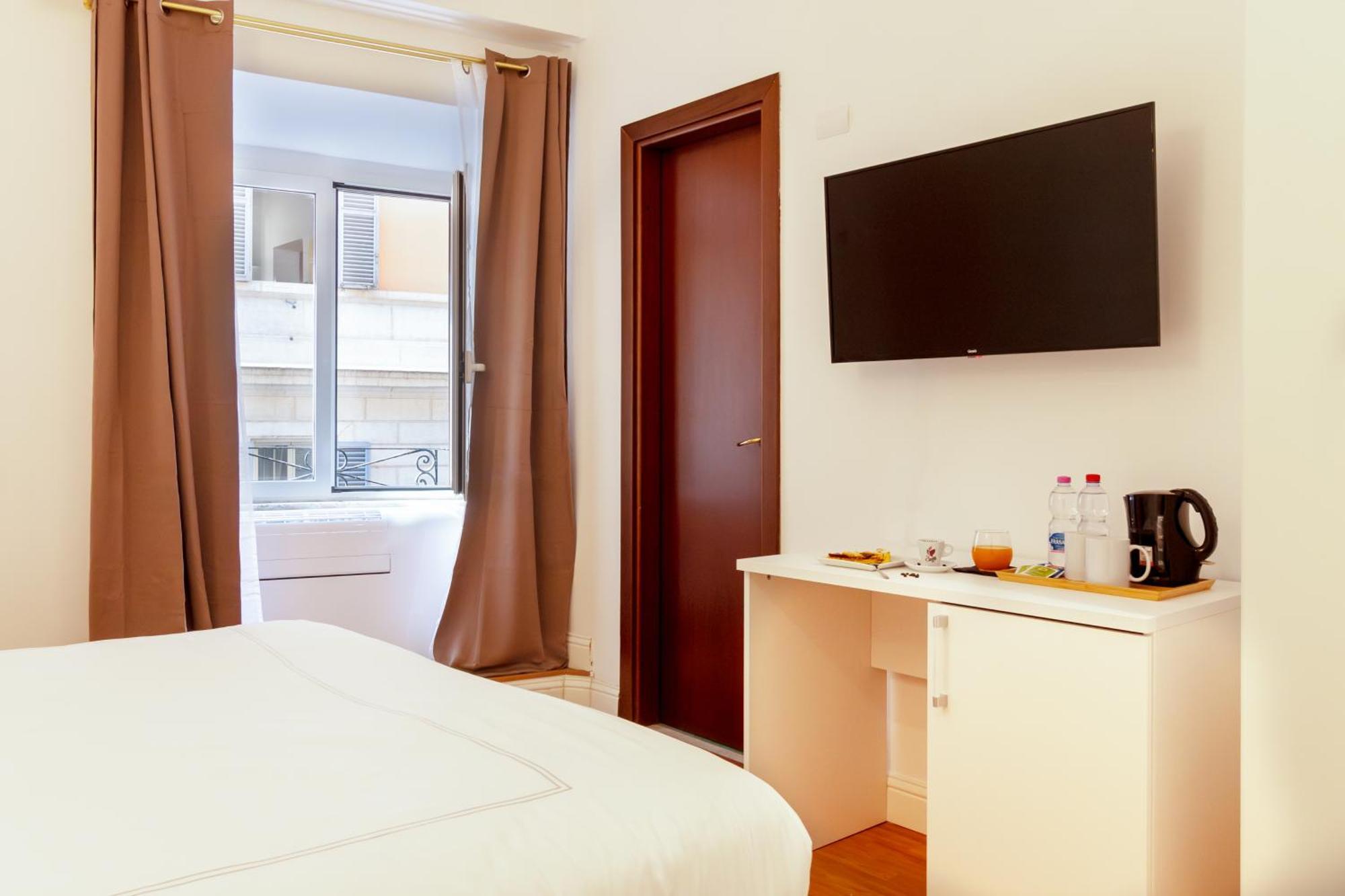 Hotel Domus Roma Esterno foto